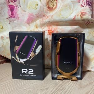 R2 wireless car phone charger mount